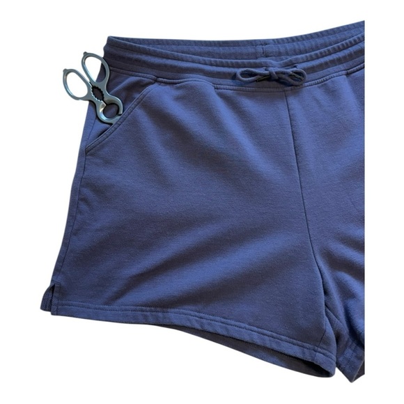 Eddie Bauer Women's Cozy Camp Fleece Shorts | Purple | Size XL - Picture 3 of 9